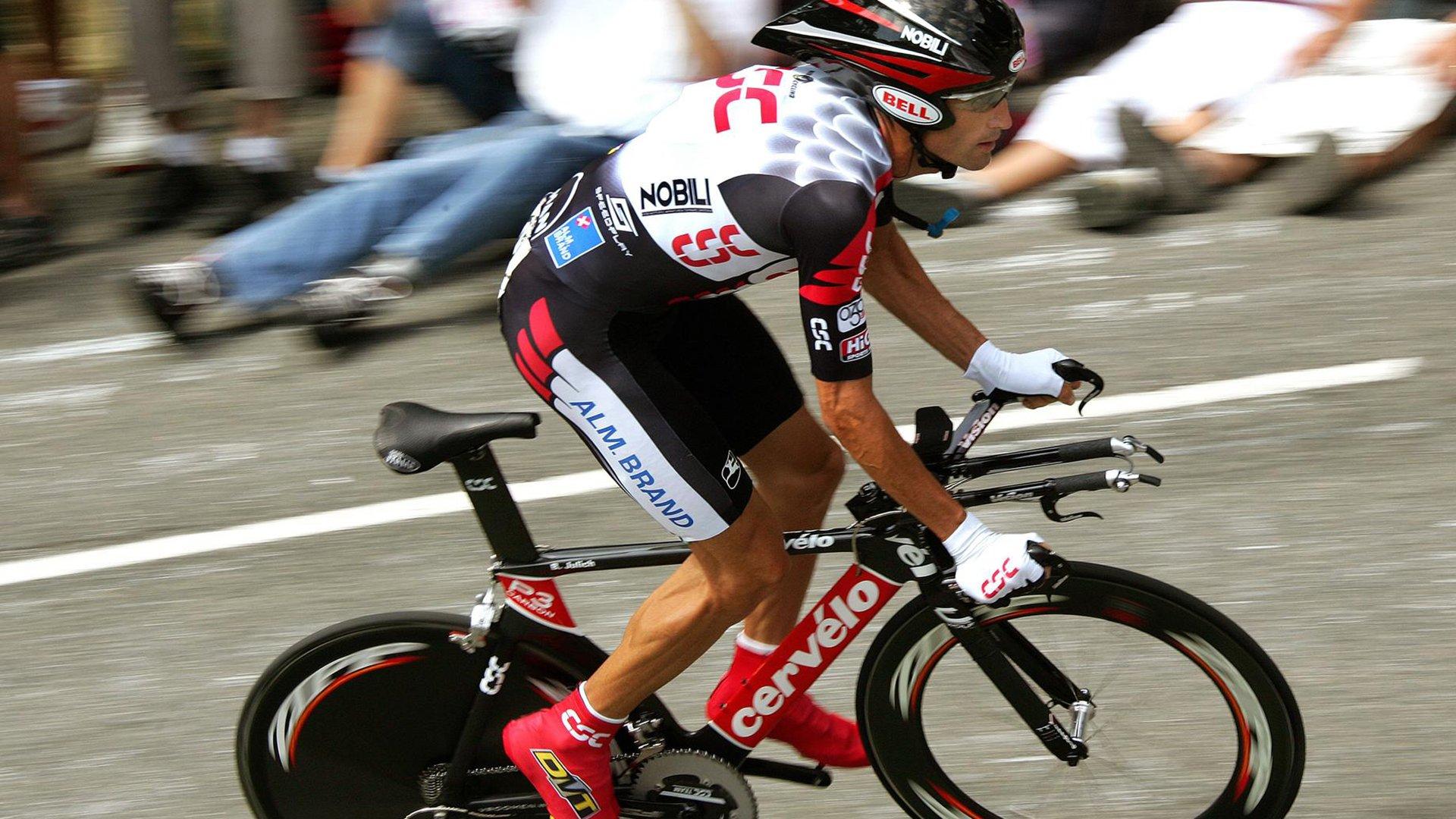 巴萨门将关系紧张影响卢克曼转会，经纪人关系成关键变数