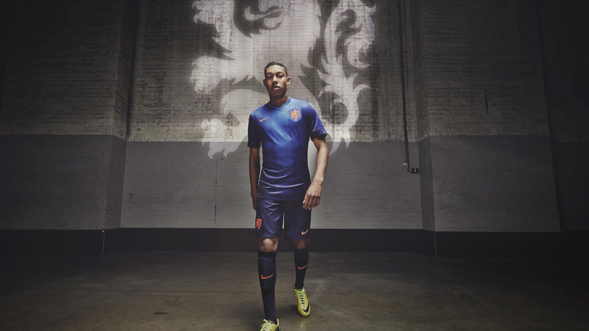 足篮坛两大7号巨星同时申请离队，命运交织的传奇抉择