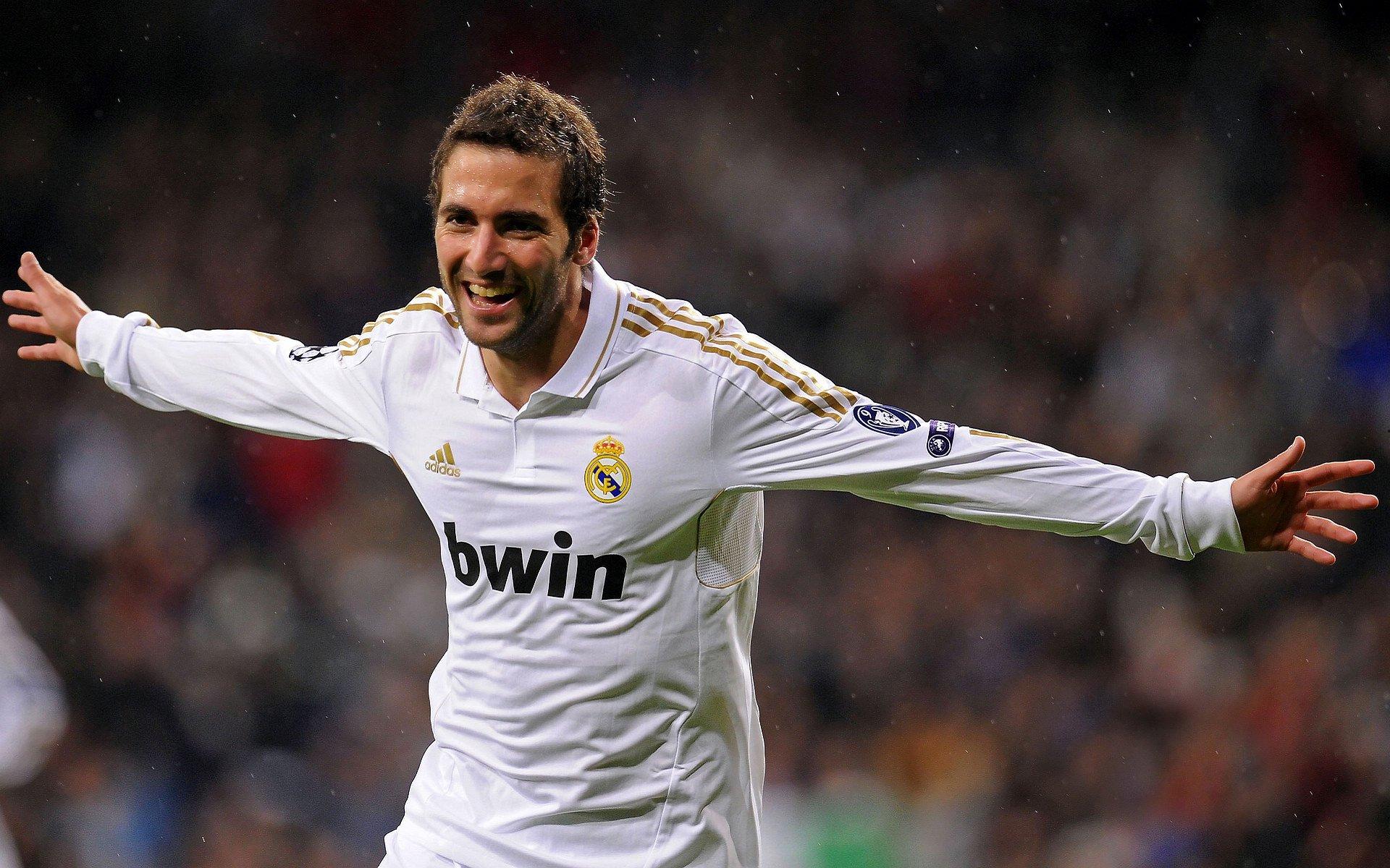 请签下鲁尼！小球探的呐喊，改写足球未来的起点